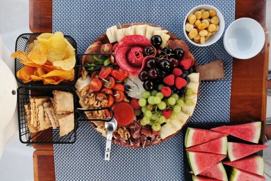 2-hour wine and cheese tasting on a sailboat on the Douro River