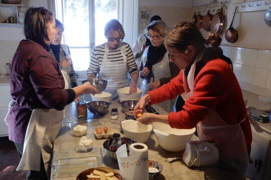 More than a Cooking Class in Tuscany with Wine and Archeology
