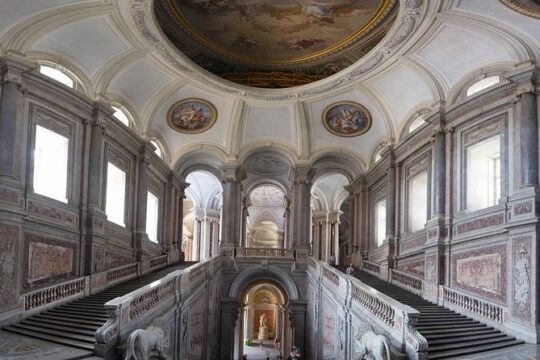 Caserta: full-day shopping + history from Rome