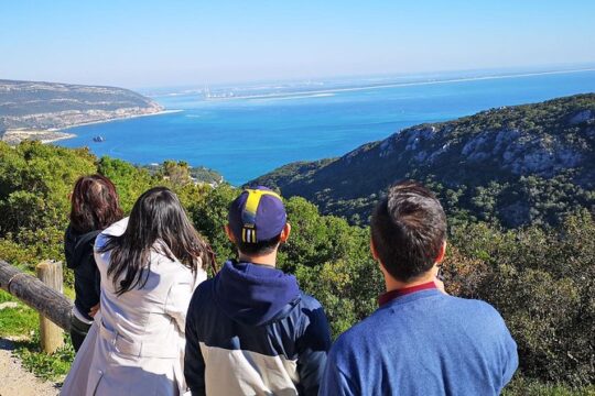 Private Trip to Arrábida Natural Park, Palmela Castle and Setúbal