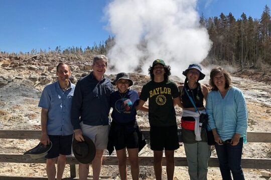 Full Day Private Guided Tour in Yellowstone National Park