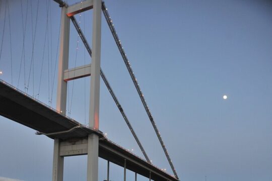 Istanbul: Bosphorus and Golden Horn Cruise with Audio Guide