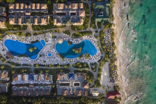 Santo Domingo Airport and Ocean Blue and Sand Private Transfer