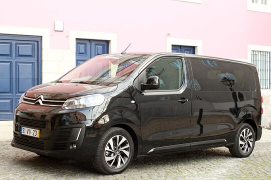 Discover Lisbon by comfy van - Private Half Day Tour