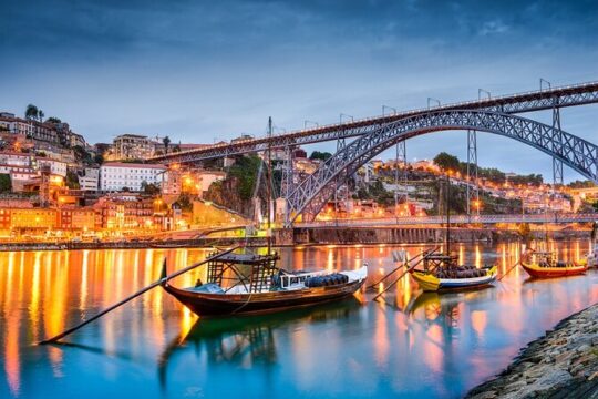 Private Luxury Transfer From Lisbon to Porto (or vice-versa)