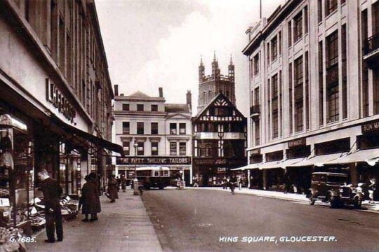 Guided walking tour : Ghosts & Giggles Of Gloucester