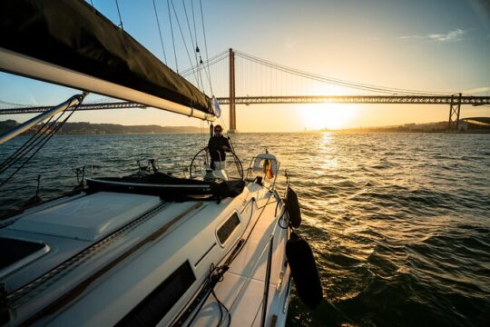 Private sailboat tour in Lisbon