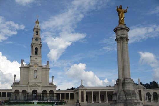 Private Tour to Fátima, Batalha, Nazaré and Óbidos