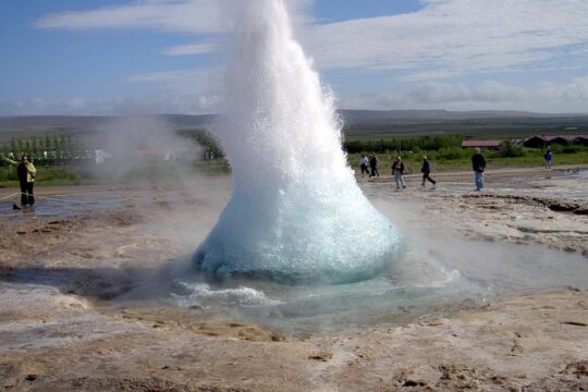 Private Tour: Golden Circle Tour by Luxury SUV from Reykjavik