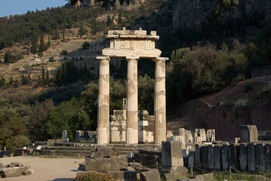 Delphi Tour: Delphi & Arachova Full Day Private Tour &Audio Tour