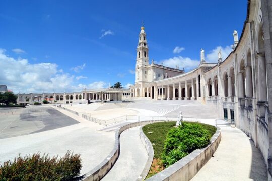 Private Small Group Transfer From Lisbon To Fatima