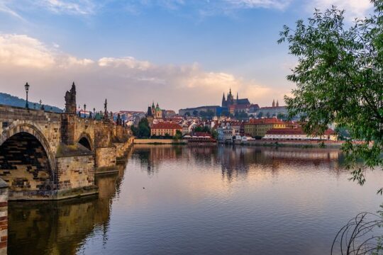 Vienna to Prague - Private Transfer with 2 hours of Sightseeing