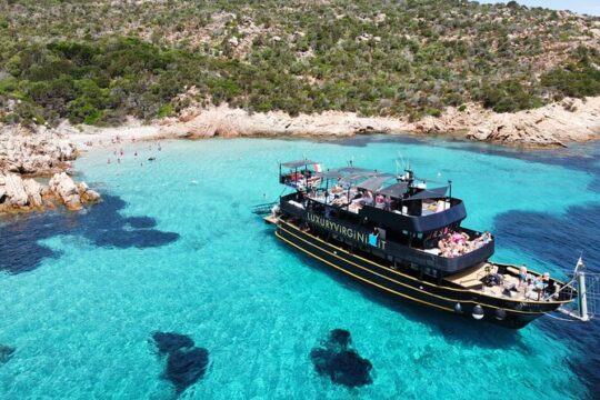 Full day private archipelago tour in La Maddalena