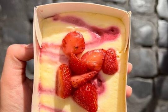 3 Hours Private Walking Art and Street Food Tour in Rome