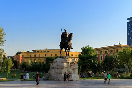 Cultural Tour in Tirana including House of Leaves