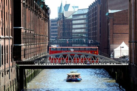 Hamburg Hop-on-Hop-off Tour, Harbor and Lake Alster Cruise