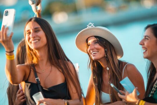 Lisbon Boat Party / Amazing sunset sailing tour