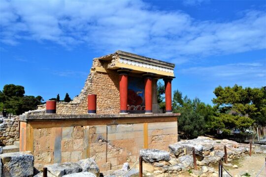 Knossos & Archaeological Museum Shared Guided Tour from Chania