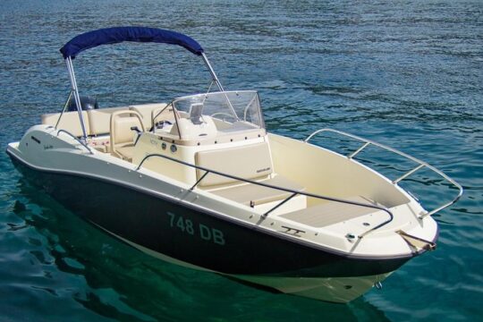 8h from Dubrovnik to the Elafiti islands with Quicksilver 675 boat