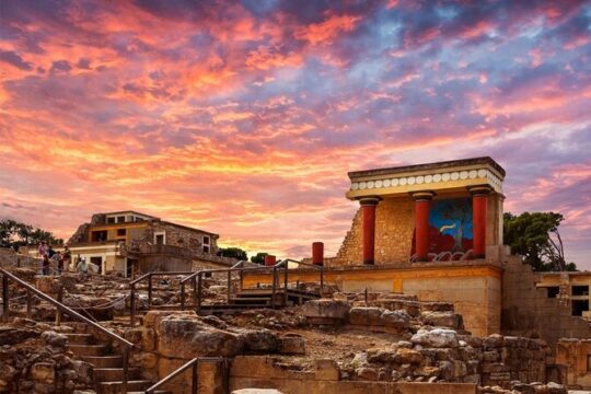 Travel to past Knossos and Minoan Experience Tour from Rethymnon