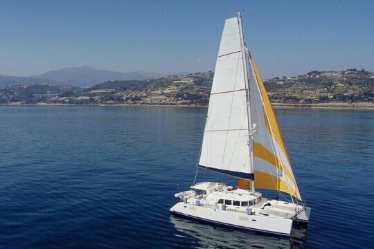 Day trip on a sailing catamaran in Sardinia