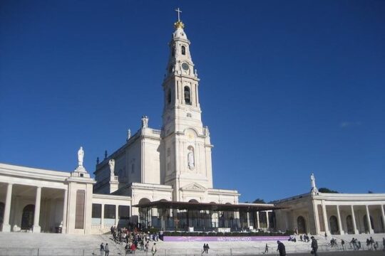 Fátima & Óbidos experience tailored private tour (Full day)