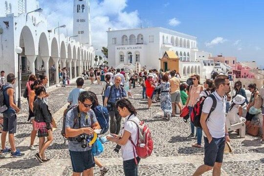 Walking Tour of Fira Town