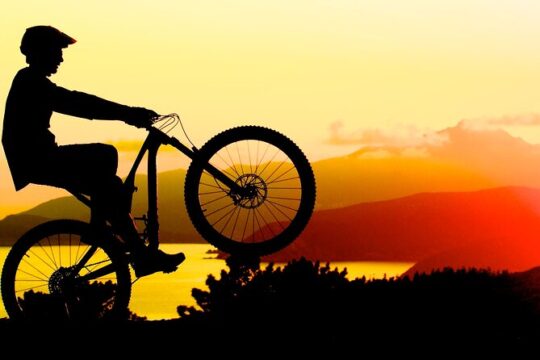 2-Hour Magical E-bike Tour at Sunset in Capoliveri
