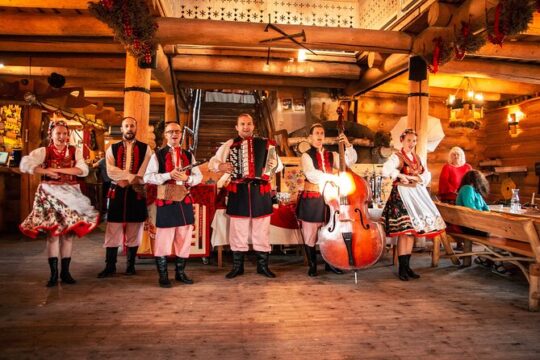 Evening Folk Show, singing, dancing and delicious food