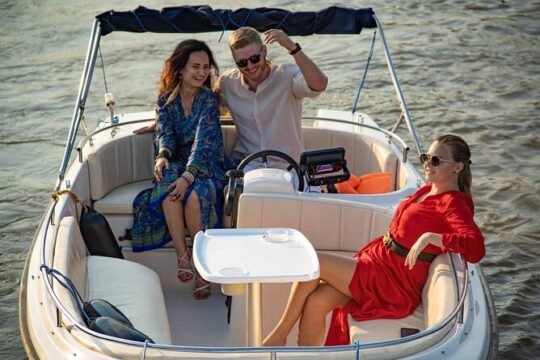 Private Cruise on Vistula in Warsaw for 4 with our Helmsman