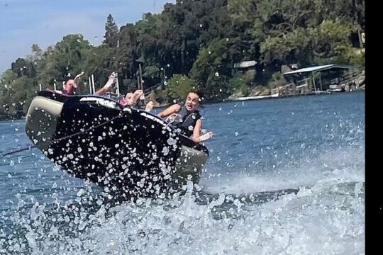 Private Half-Day Boat Tubing Fun in Sacramento River