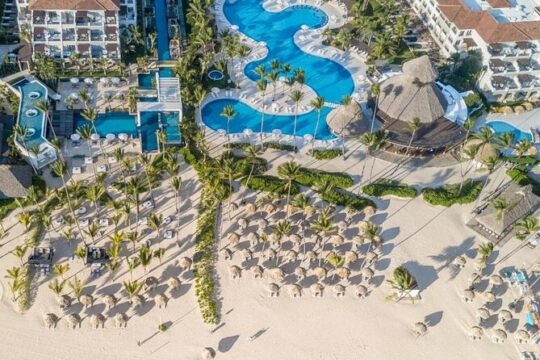 Santo Domingo Airport and Secrets Royal Beach Private Transfer