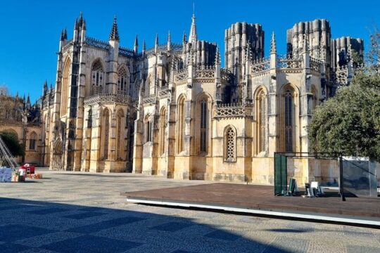 Tour to Fátima, Batalha and Nazaré From Lisbon