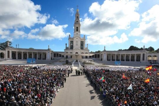 Fátima / Batalha / Nazaré / Óbidos Private tour