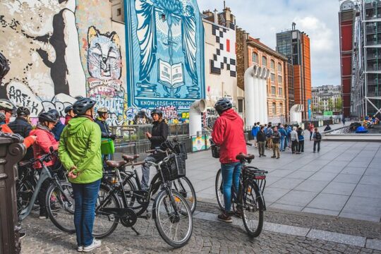 Paris Sightseeing, Marais and Secrets Bike Tour