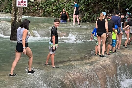 Private Tour To Blue Hole and Dunn’s River from Montego Bay