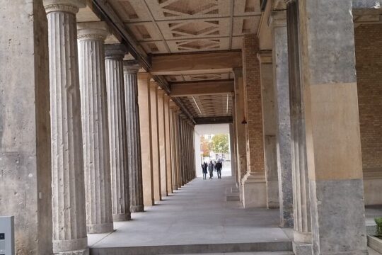 Private Walking Taylor Made Berlin Tour Guides (DIN EN15565)