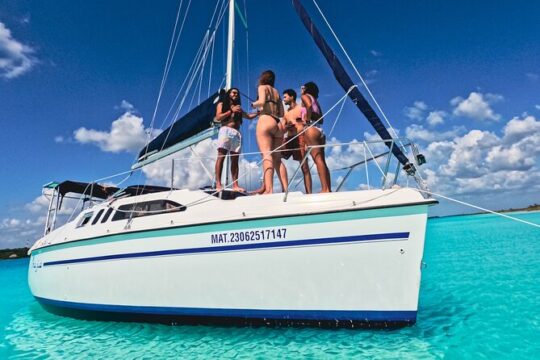 Private 4 Hours of Sailing and Snorkeling in Bacalar