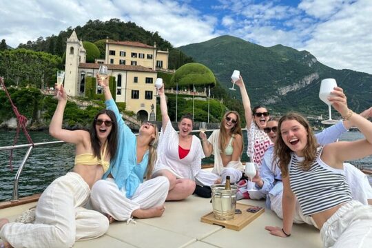 2 Hours Private Boat Tour in the Best Area of Como Lake