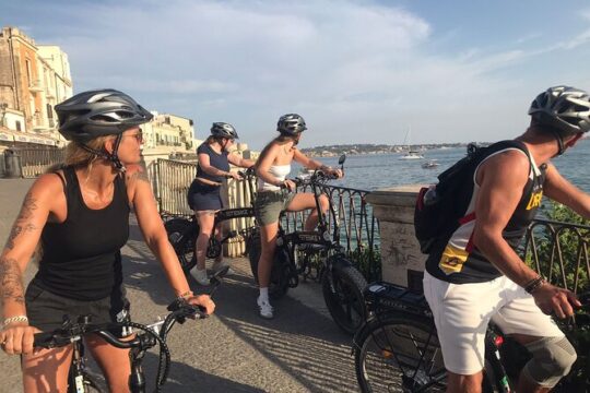 E-Bike tour in Syracuse with aperitif at sunset