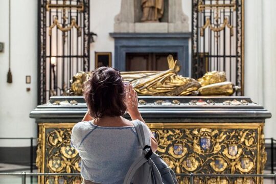 Private Walking Tour to Bruges Churches: History, Art, and Interior