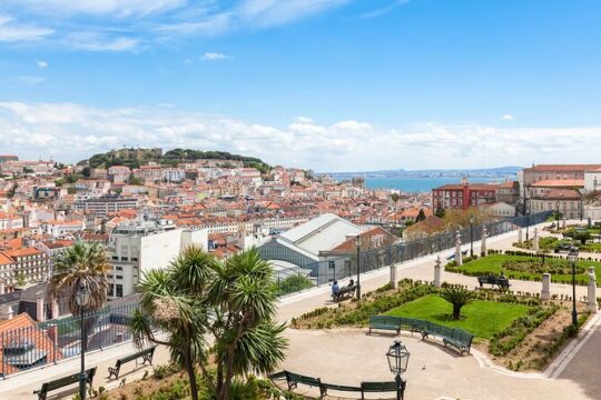 Two Hills Private Tuk Tuk Tour in Lisbon
