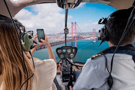 360º Lisbon: Helicopter Flight, Boat Trip and Old Town Walking