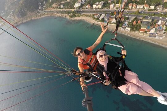 Halal Tandem Paragliding With Licensed Woman Pilot in Alanya
