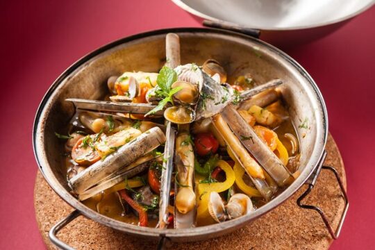 Cataplana for All: From kitchen to the table