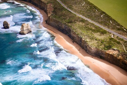 Melbourne to 12 Apostles VIP Helicopter Tour (1 hour Flight)