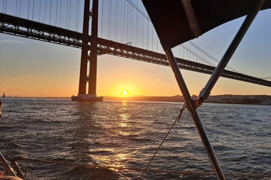 Sunset Sailboat Tejo River Tour 2h