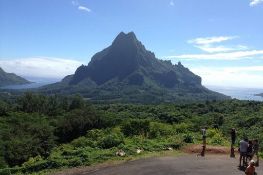 Moorea Cruise Ships: 4x4, Belvedere, Pineapple, & Magic Mountain