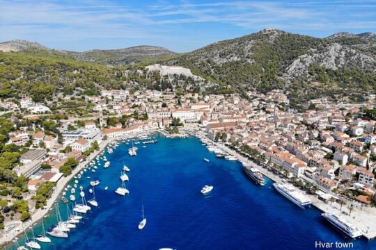 Hvar and Pakleni Tour with Speedboat Ride from Split or Trogir
