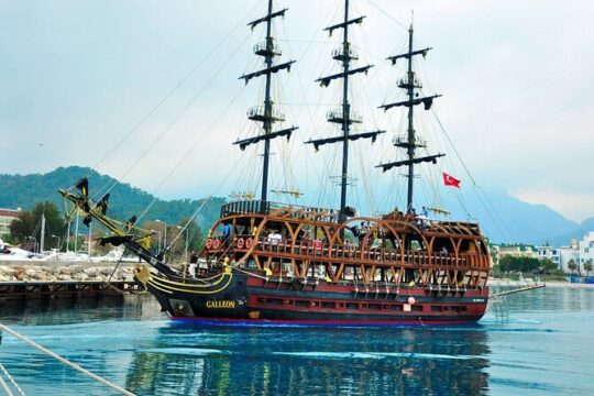 Full-Day Pirate Boat Tour with Lunch and Foam Party in Antalya